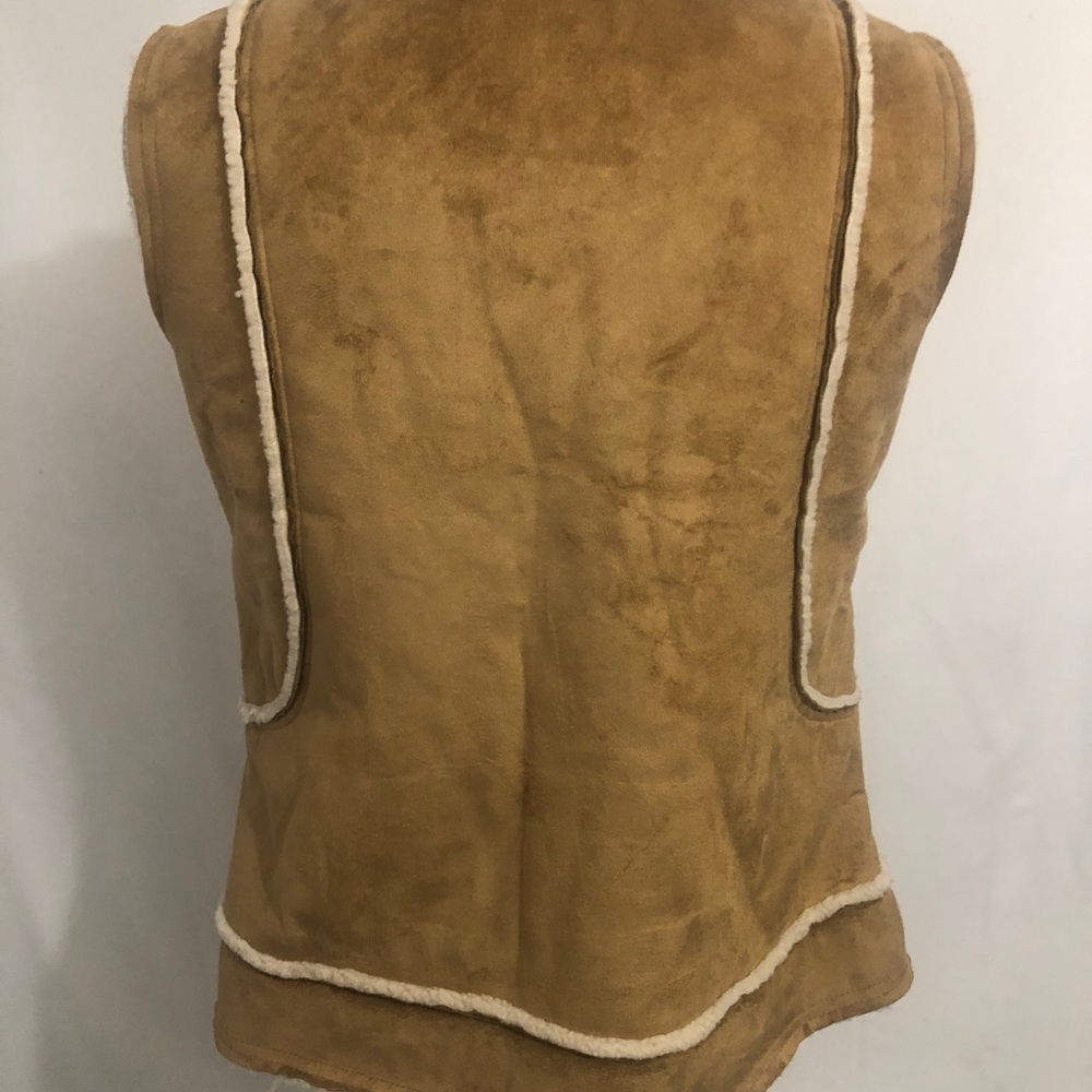 Womens Tan Faux Fur Vest. Medium. Windriver. - Picture 2 of 8